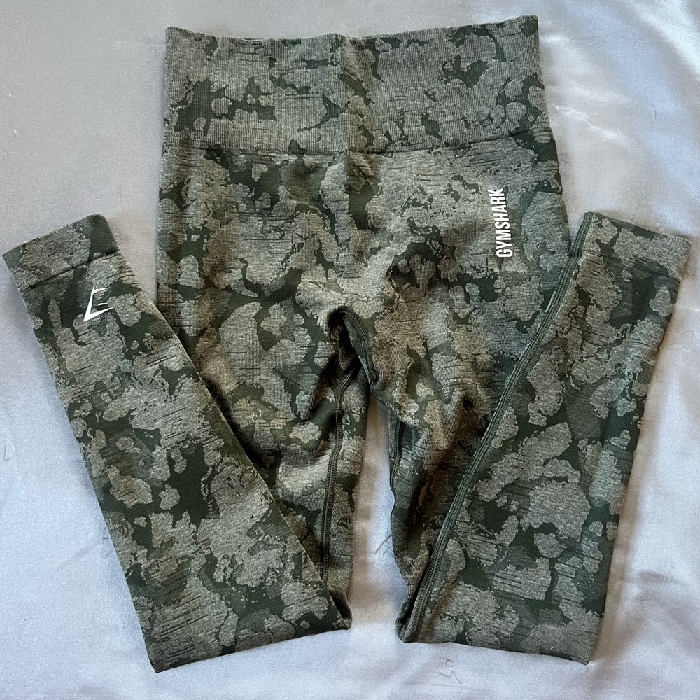 Gymshark Adapt Camo Leggings Green Size Small (2021)